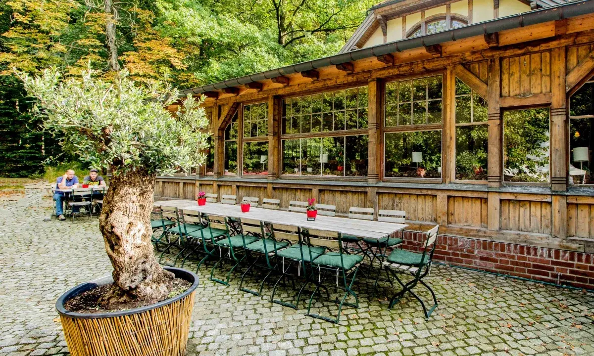 Zeisigwaldschänke Chemnitz: Infos, Speisekarte, Biergarten & Feiern
